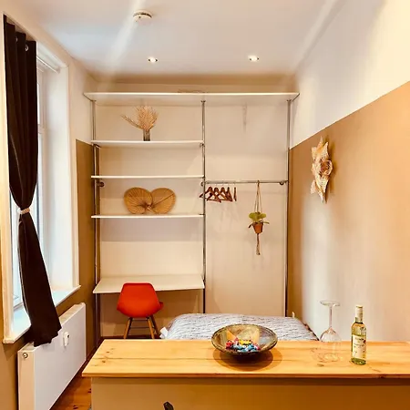 Mit Balkon Am Ice-bahnhof In Wilhelmshoehe By Castora Homes