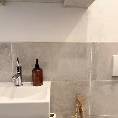 Apartment Mit Balkon Am Ice-bahnhof In Wilhelmshoehe By Castora Homes *