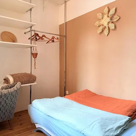 Mit Balkon Am Ice-bahnhof In Wilhelmshoehe By Castora Homes