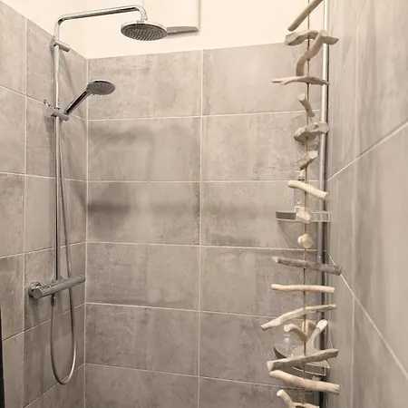 Appartamento Mit Balkon Am Ice-bahnhof In Wilhelmshoehe By Castora Homes *