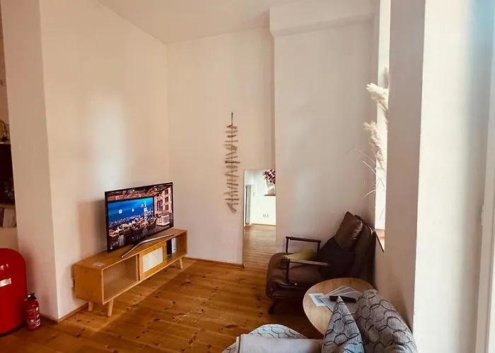 Mit Balkon Am Ice-bahnhof In Wilhelmshoehe By Castora Homes *