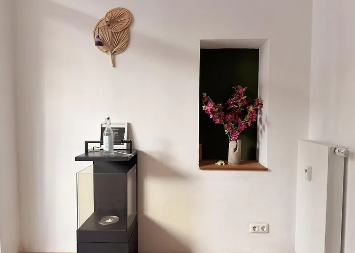 Mit Balkon Am Ice-bahnhof In Wilhelmshoehe By Castora Homes Apartment *